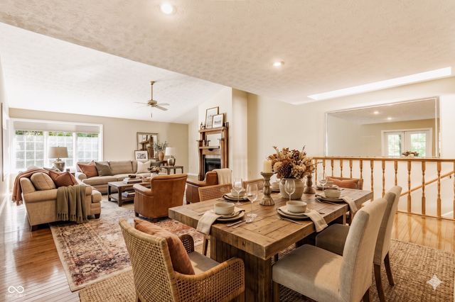 1732 Creekside Lane W, Carmel, IN 46032