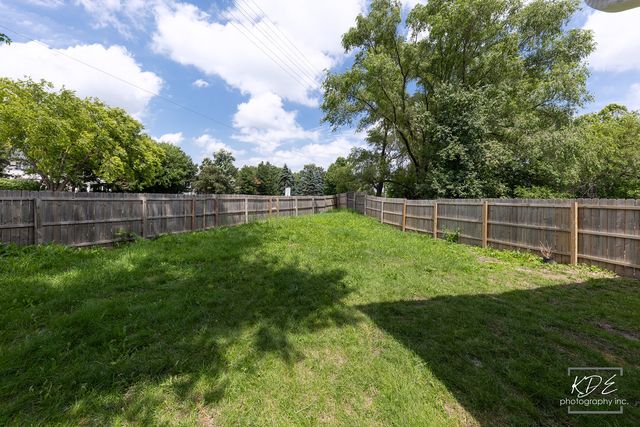 208 Granada Court, Bolingbrook, IL 60440