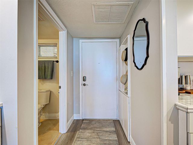 1100 TARPON CENTER DRIVE 202, Venice, FL 34285