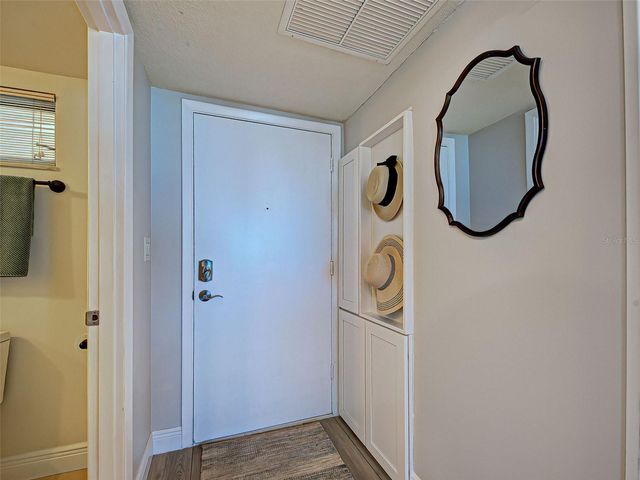 1100 TARPON CENTER DRIVE 202, Venice, FL 34285