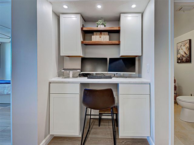 1100 TARPON CENTER DRIVE 202, Venice, FL 34285