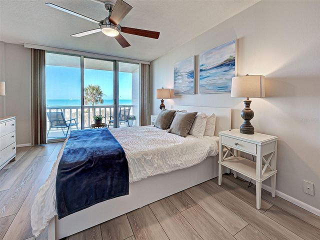 1100 TARPON CENTER DRIVE 202, Venice, FL 34285