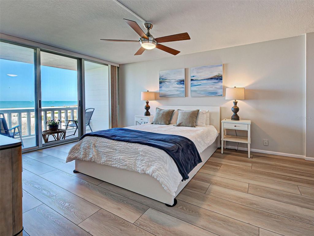 Image 24 of property listing at 1100 TARPON CENTER DRIVE 202, Venice, FL 34285