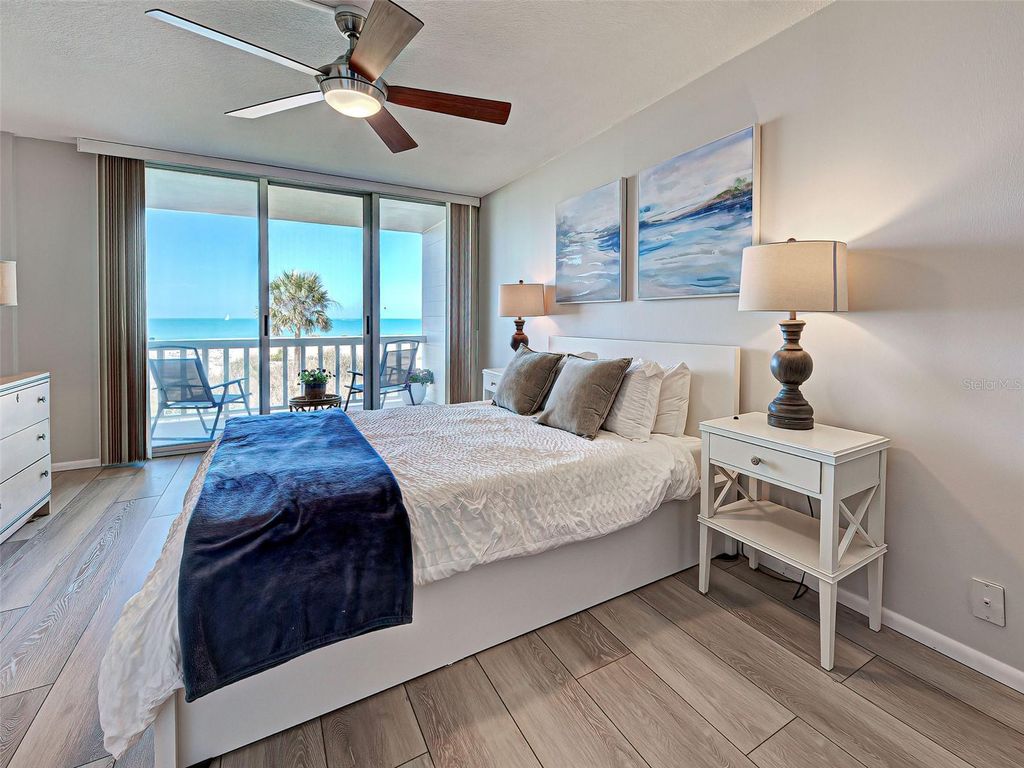 Image 26 of property listing at 1100 TARPON CENTER DRIVE 202, Venice, FL 34285