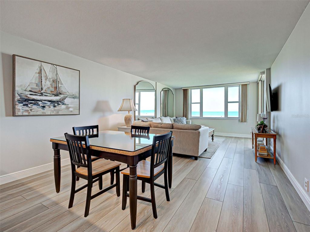 Image 34 of property listing at 1100 TARPON CENTER DRIVE 202, Venice, FL 34285