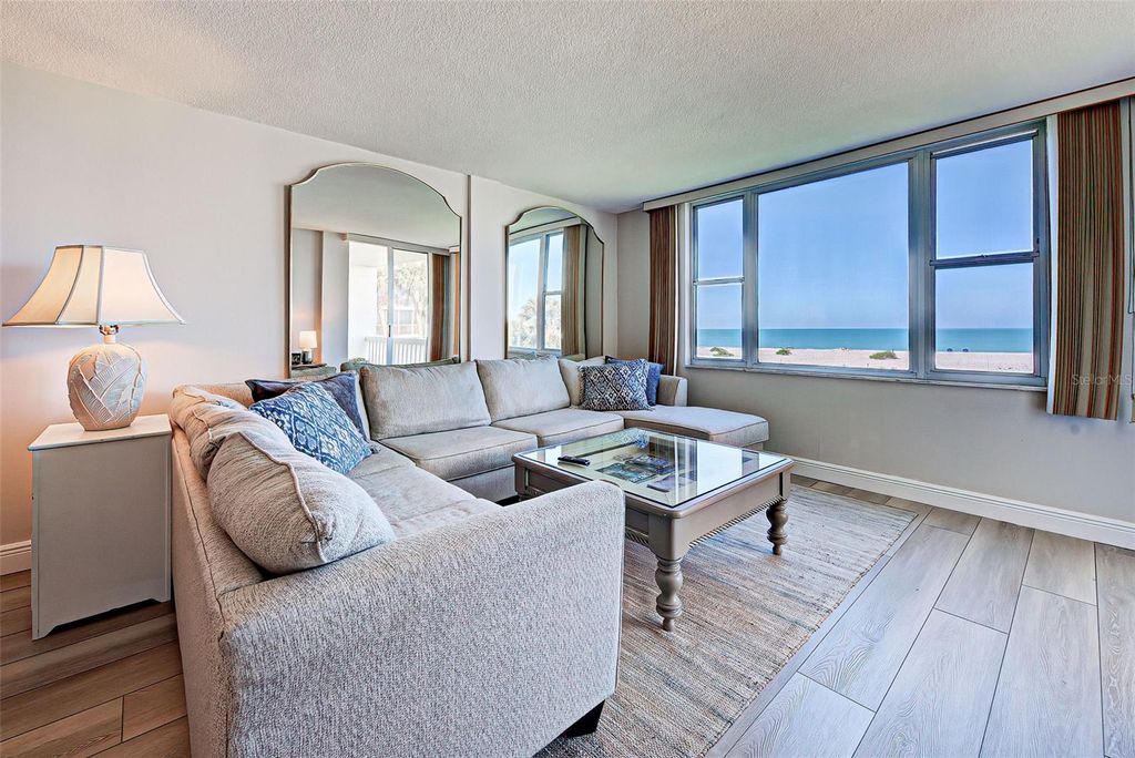 Image 38 of property listing at 1100 TARPON CENTER DRIVE 202, Venice, FL 34285