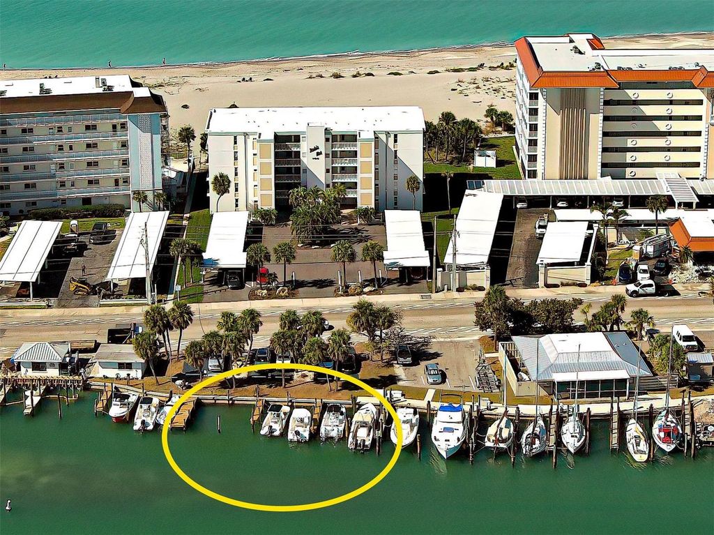 Image 47 of property listing at 1100 TARPON CENTER DRIVE 202, Venice, FL 34285