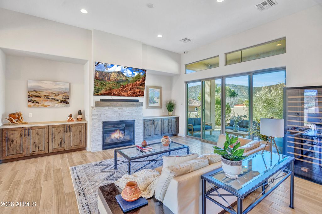 Image 10 of property listing at 180 CREEK ROCK Road, Sedona, AZ 86351