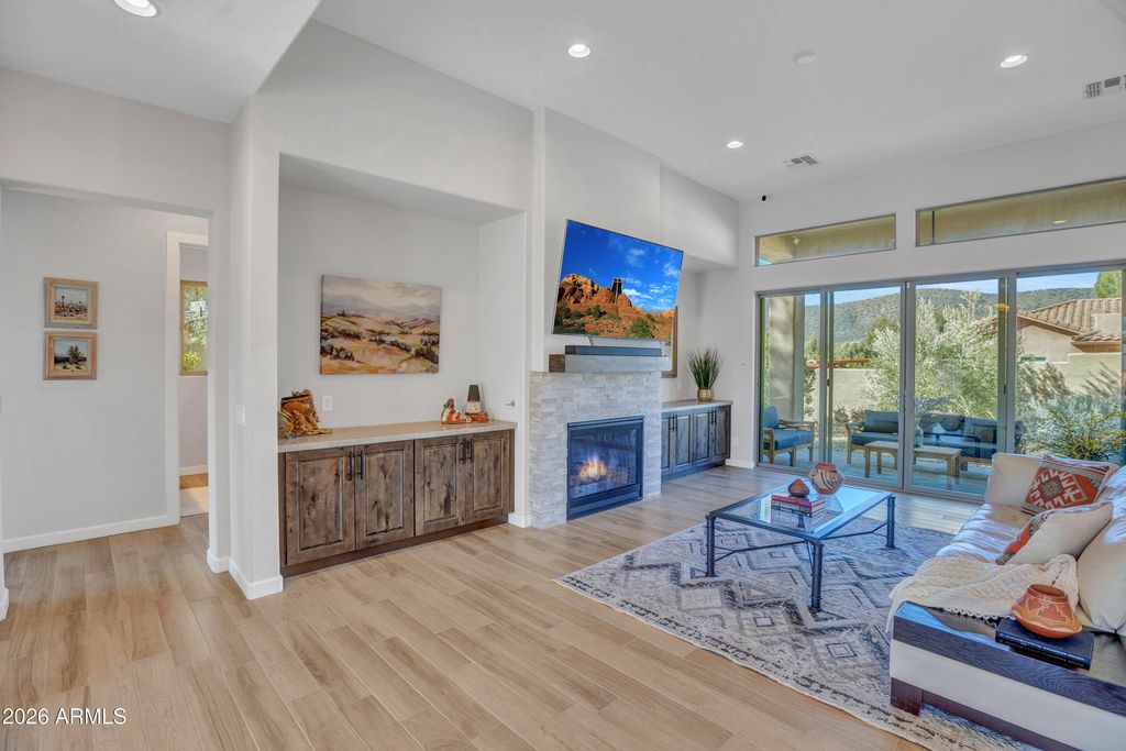 Image 9 of property listing at 180 CREEK ROCK Road, Sedona, AZ 86351