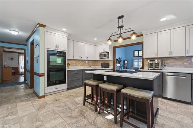 9327 Rivershore DR, Suffolk, VA 23433