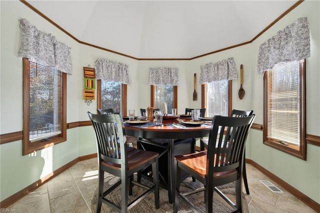 9327 Rivershore DR, Suffolk, VA 23433