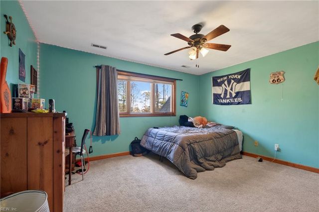 9327 Rivershore DR, Suffolk, VA 23433