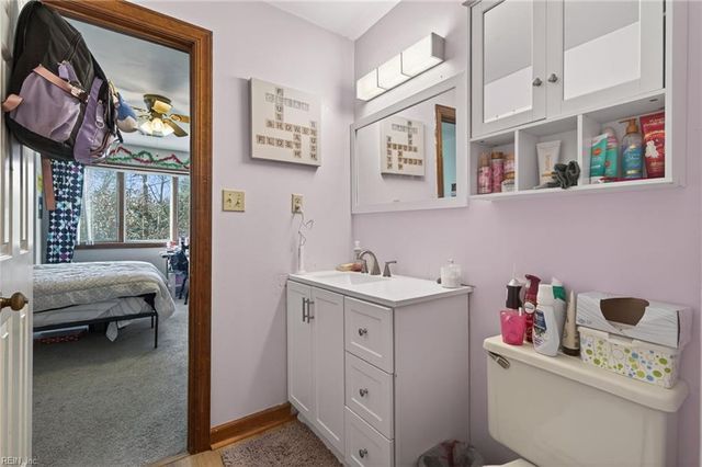 9327 Rivershore DR, Suffolk, VA 23433