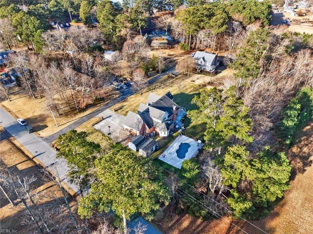 9327 Rivershore DR, Suffolk, VA 23433