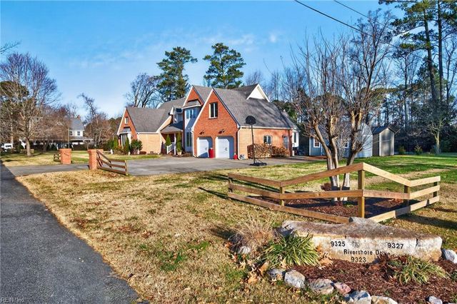 9327 Rivershore DR, Suffolk, VA 23433