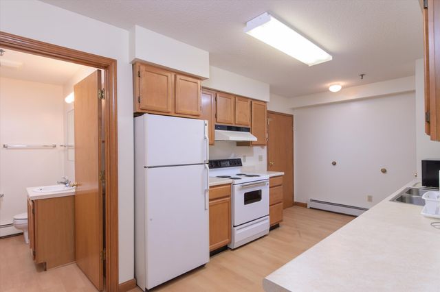 156 Main Street, Ludlow, VT 05149