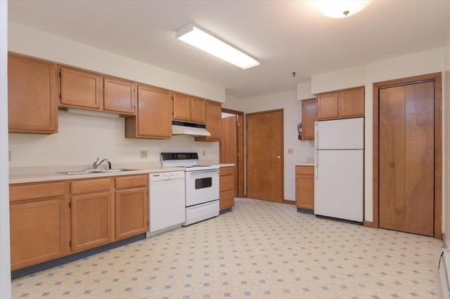 156 Main Street, Ludlow, VT 05149
