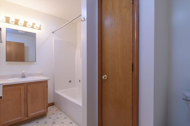 156 Main Street, Ludlow, VT 05149