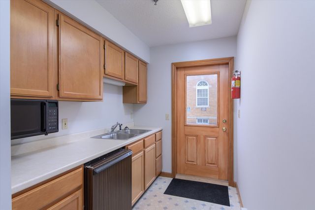 156 Main Street, Ludlow, VT 05149