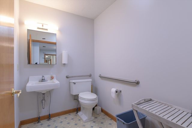 156 Main Street, Ludlow, VT 05149