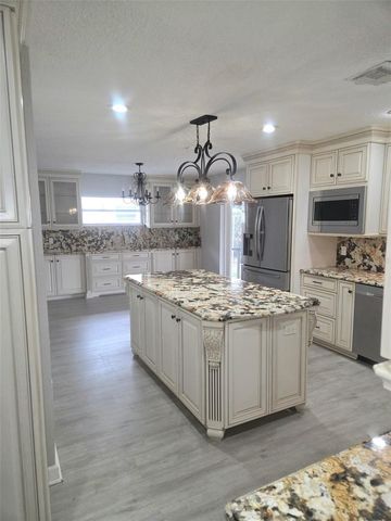 520 APPLEWOOD AVENUE, Altamonte Springs, FL 32714