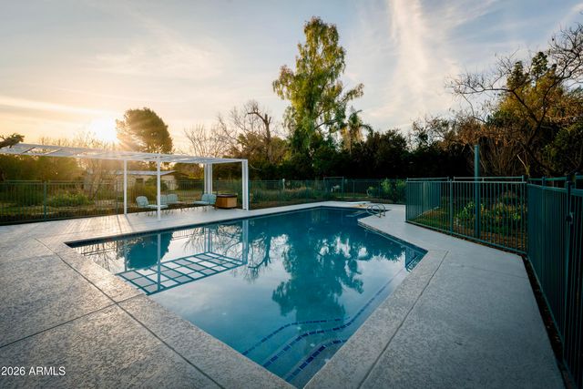 6055 N 2nd Street, Phoenix, AZ 85012