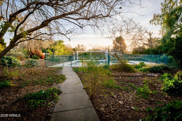 6055 N 2nd Street, Phoenix, AZ 85012