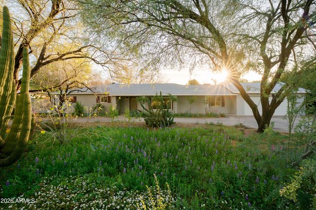 6055 N 2nd Street, Phoenix, AZ 85012