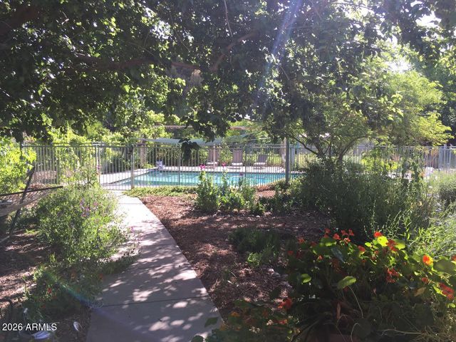 6055 N 2nd Street, Phoenix, AZ 85012