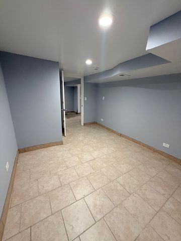 839 E 87th Place 1, Chicago, IL 60619