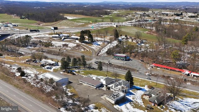 501 BREEZEWOOD RD S, Breezewood, PA 15533