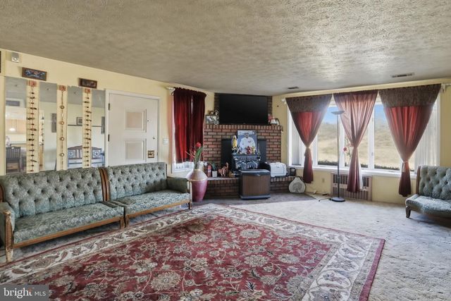 501 BREEZEWOOD RD S, Breezewood, PA 15533