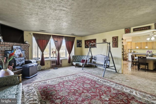 501 BREEZEWOOD RD S, Breezewood, PA 15533