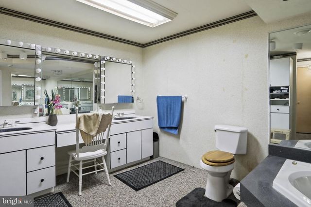 501 BREEZEWOOD RD S, Breezewood, PA 15533