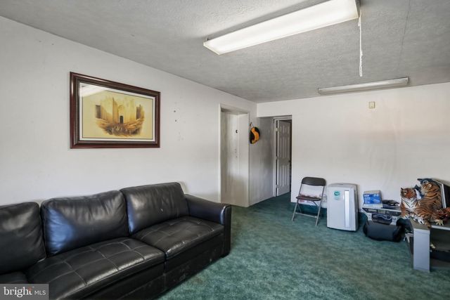 501 BREEZEWOOD RD S, Breezewood, PA 15533