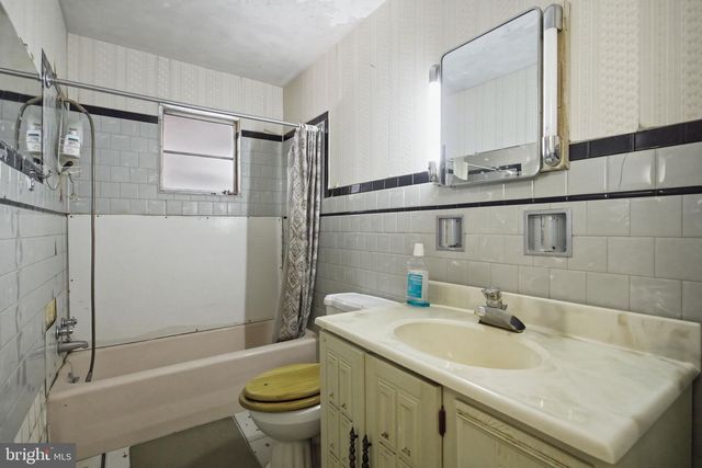 501 BREEZEWOOD RD S, Breezewood, PA 15533