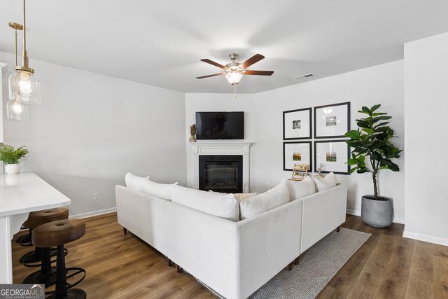 308 Crider Court, Woodstock, GA 30188