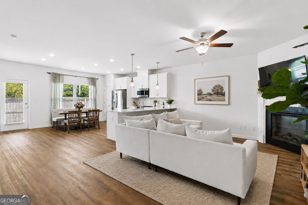 308 Crider Court, Woodstock, GA 30188