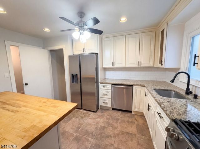 78 Parkside Rd, Plainfield City, NJ 07060