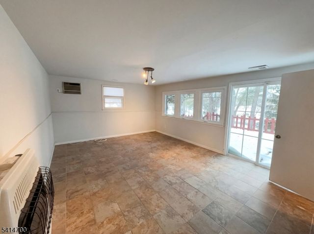 78 Parkside Rd, Plainfield City, NJ 07060