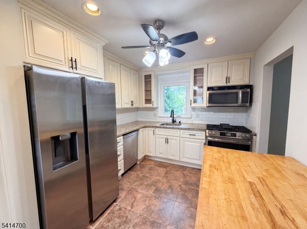 78 Parkside Rd, Plainfield City, NJ 07060 — photo 2