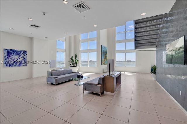 1900 N Bayshore Dr 2311, Miami, FL 33132