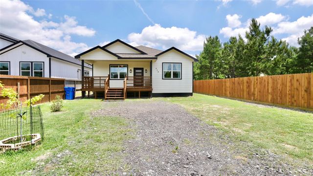 416 Road 5703, Cleveland, TX 77327