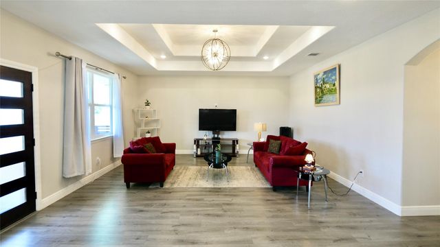 416 Road 5703, Cleveland, TX 77327