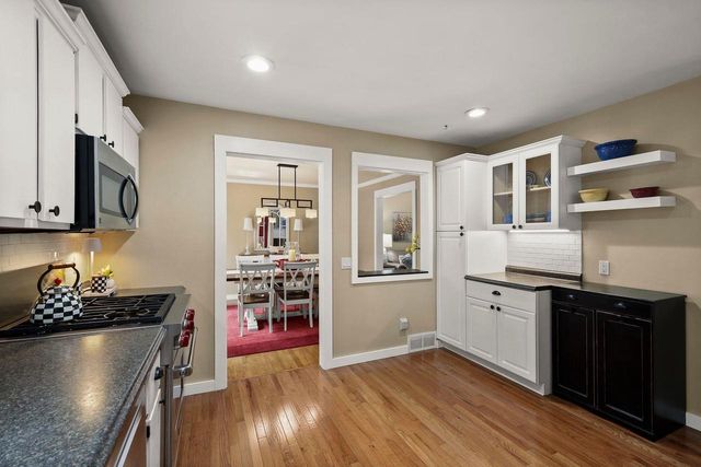 9 Krystana Way, Madison, WI 53711