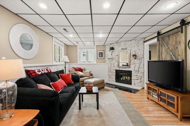 9 Krystana Way, Madison, WI 53711