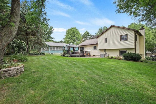 9 Krystana Way, Madison, WI 53711