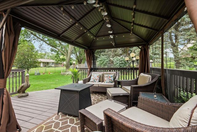 9 Krystana Way, Madison, WI 53711