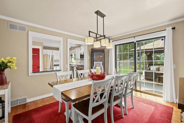 9 Krystana Way, Madison, WI 53711