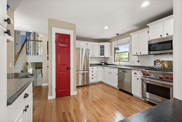 9 Krystana Way, Madison, WI 53711